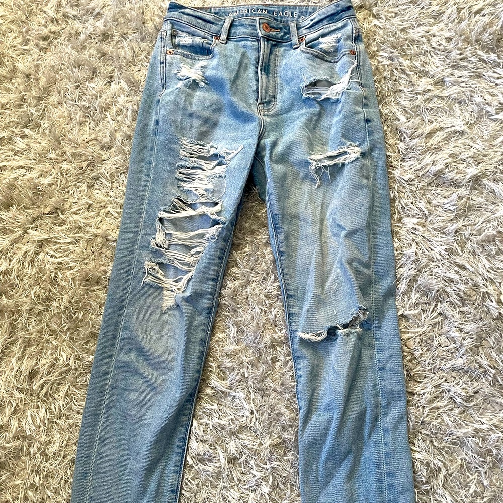 Blue American Eagle ripped mom jeans. Size 00, regular length.